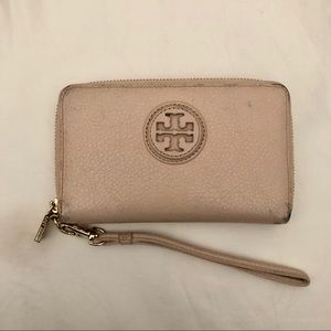 Tory Burch Wristlet in cream beige nude